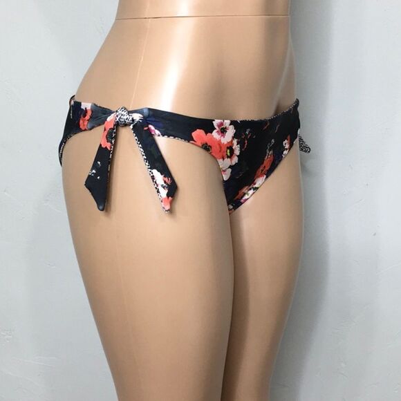 New. Volcom reversible side tie bikini. - Picture 6 of 10